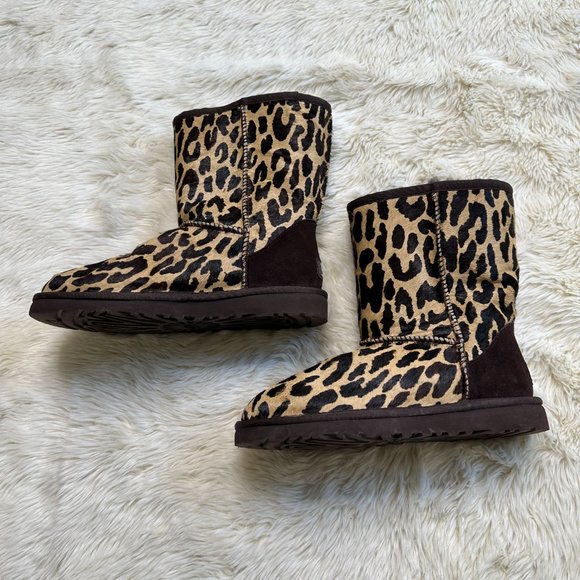 UGG Brown/Beige Calf Hair Cheetah Print Sheepskin Short Boot Women's 5 - Picture 3 of 9